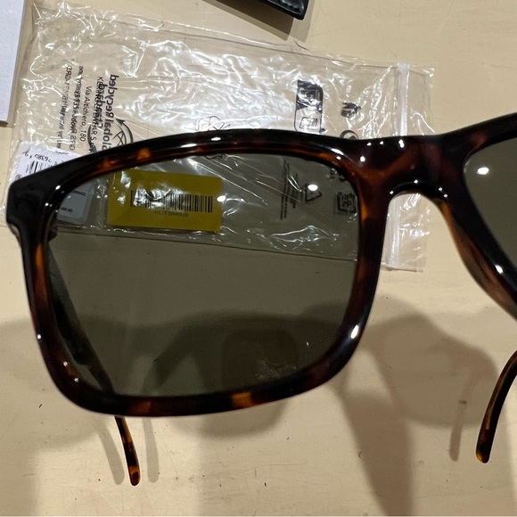 YSL Sunglasses - Picture 9 of 12